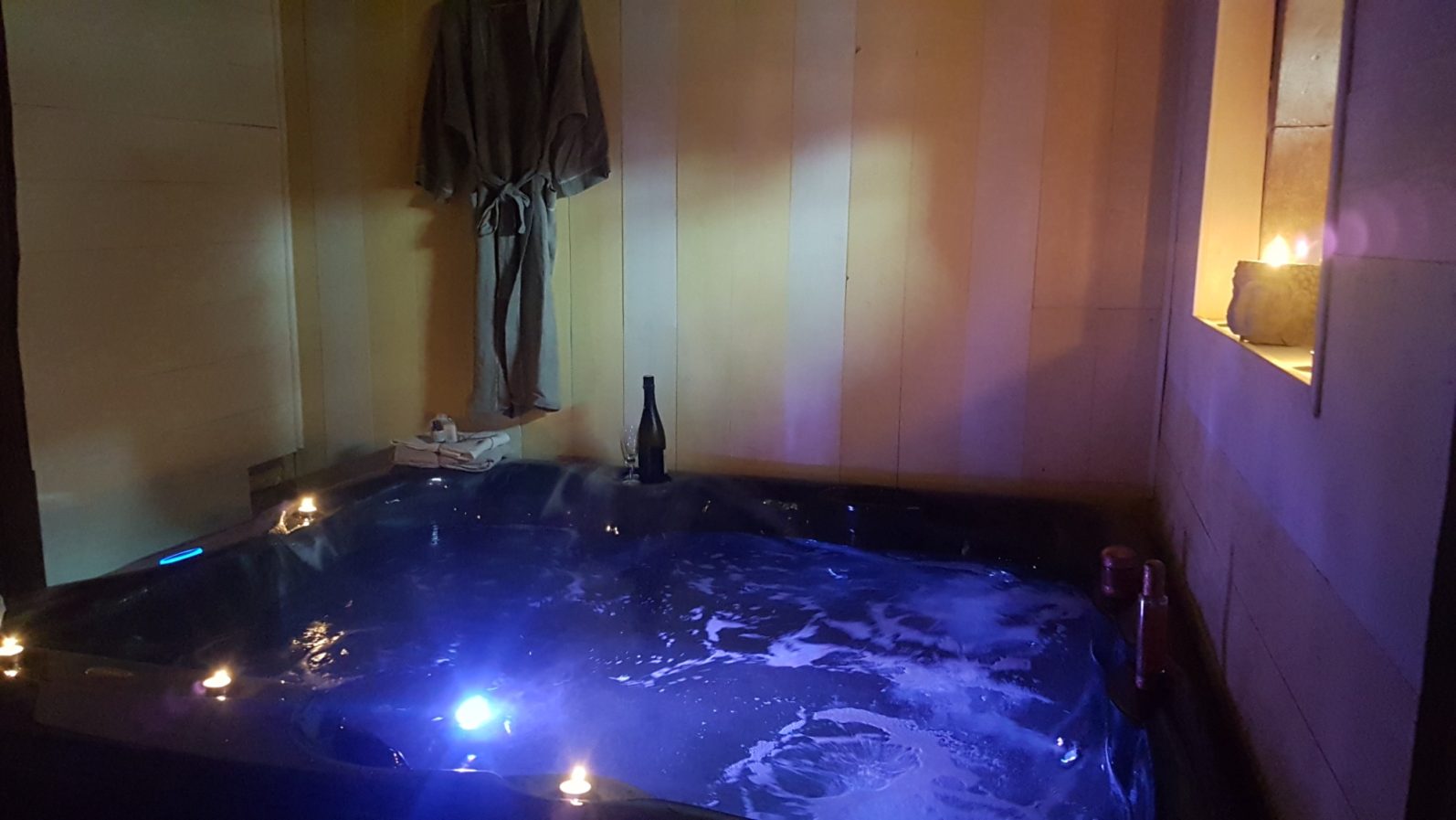 Spa véritable jacuzzi 5 places
